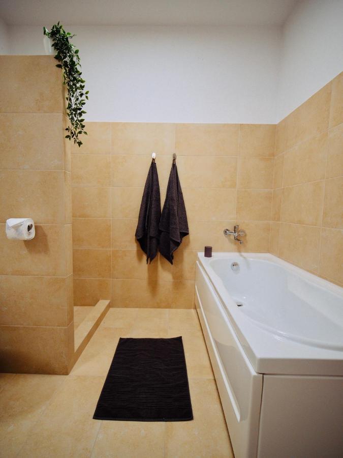 Zakarias Apartments Меркуря-Чук Экстерьер фото