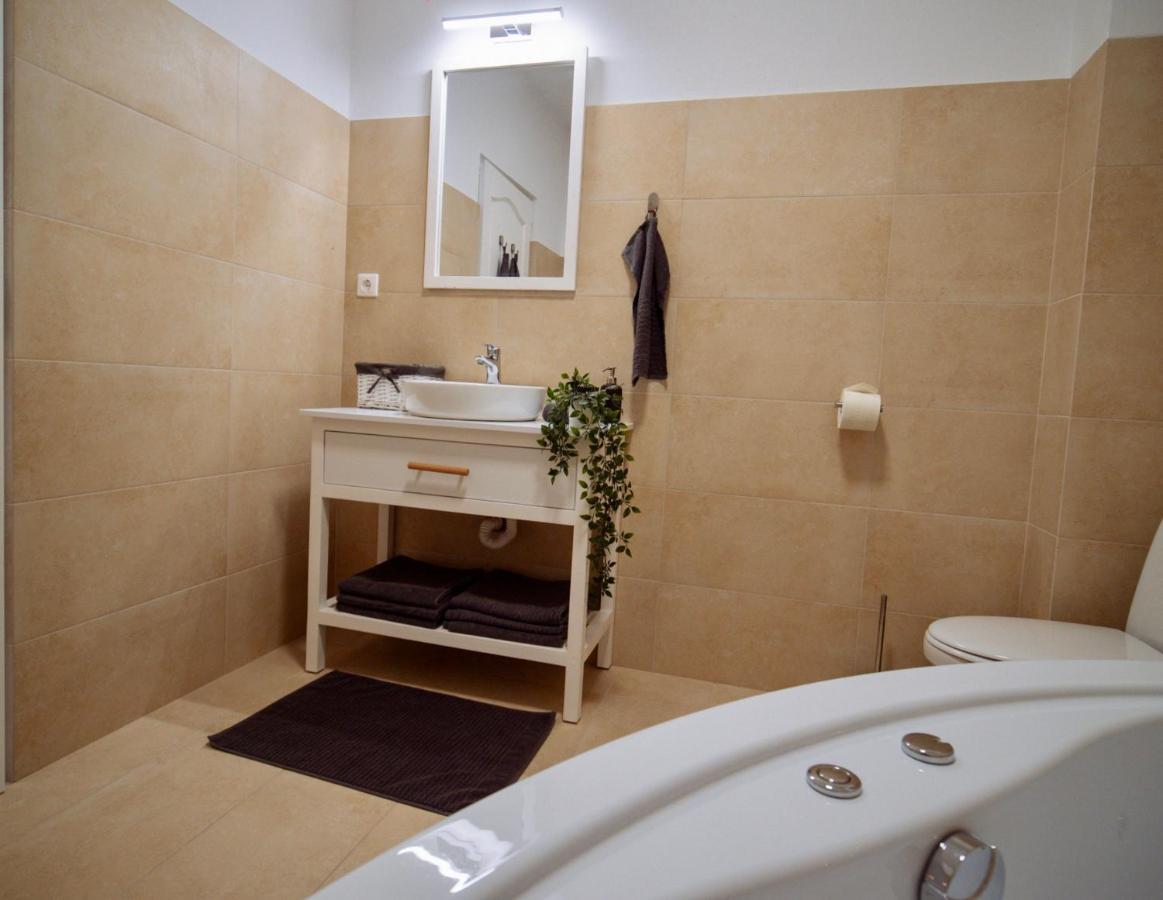 Zakarias Apartments Меркуря-Чук Экстерьер фото