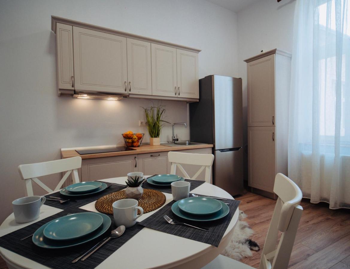 Zakarias Apartments Меркуря-Чук Экстерьер фото