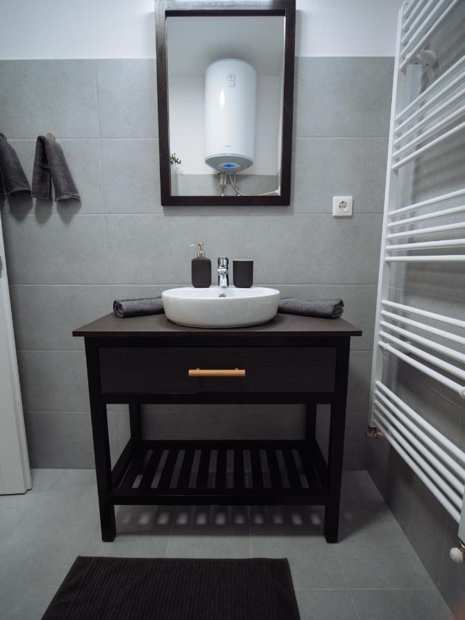 Zakarias Apartments Меркуря-Чук Экстерьер фото